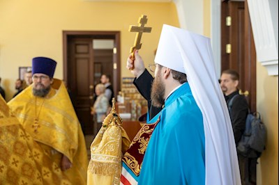 Митрополит Игнатий совершил Божественную литургию в храме апостола и евангелиста Иоанна Богослова при СПДС