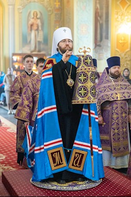 Митрополит Игнатий совершил Божественную литургию в Покровском соборе г. Саратова