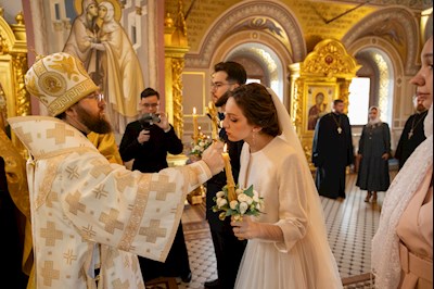 Митрополит Игнатий совершил таинство Венчания в Свято-Троицком кафедральном соборе г. Саратова