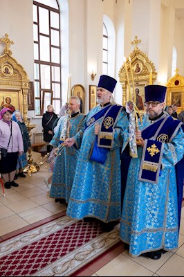 Митрополит Игнатий совершил Божественную литургию в храме в честь Казанской иконы Божией Матери г.Саратова