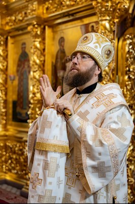 Митрополит Игнатий совершил таинство Венчания в Свято-Троицком кафедральном соборе г. Саратова