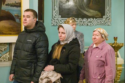 Митрополит Игнатий совершил Божественную литургию в Духосошественском соборе г. Саратова