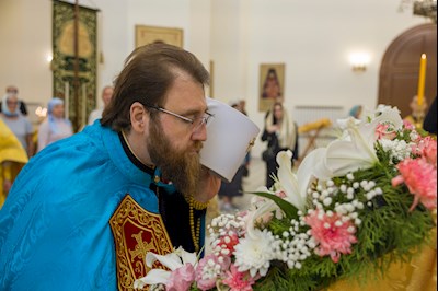 Митрополит Игнатий совершил Божественную литургию в соборном храме святителя Спиридона Тримифунтского г. Саратова