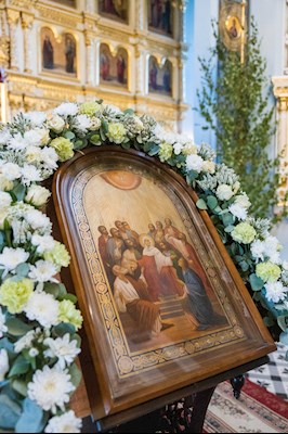 Митрополит Игнатий совершил Божественную литургию в Духосошественском соборе г. Саратова