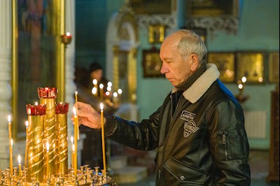 Митрополит Игнатий совершил Божественную литургию в Духосошественском соборе г. Саратова