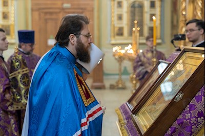Митрополит Игнатий совершил Божественную литургию в Покровском соборе г. Саратова