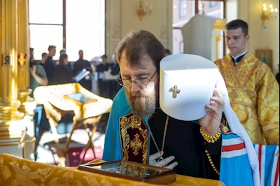 Митрополит Игнатий совершил Божественную литургию в храме апостола и евангелиста Иоанна Богослова при СПДС