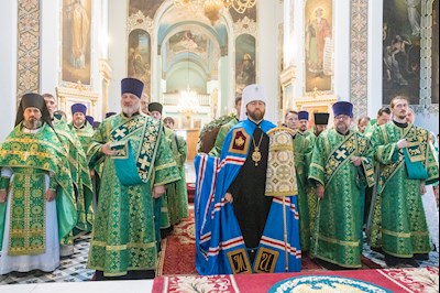 Митрополит Игнатий совершил Божественную литургию в Духосошественском соборе г. Саратова