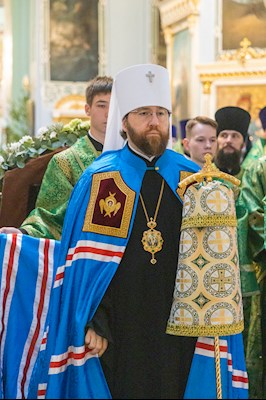 Митрополит Игнатий совершил Божественную литургию в Духосошественском соборе г. Саратова