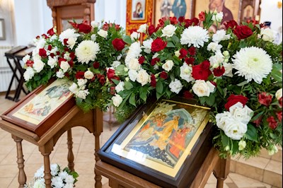 Митрополит Игнатий совершил всенощное бдение в храме в честь Нерукотворного Образа Спасителя г. Саратова