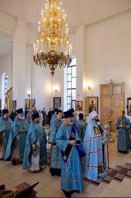 Митрополит Игнатий совершил Божественную литургию в храме в честь Казанской иконы Божией Матери г.Саратова