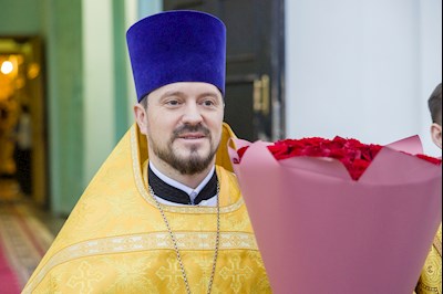 Митрополит Игнатий совершил Божественную литургию в Духосошественском соборе г. Саратова