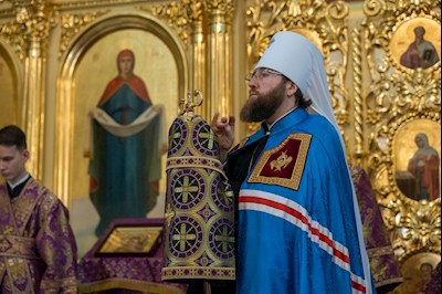 Митрополит Игнатий совершил Божественную литургию в Покровском соборе г. Саратова