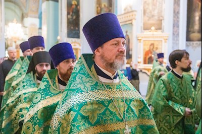 Митрополит Игнатий совершил Божественную литургию в Духосошественском соборе г. Саратова