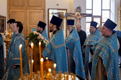 Митрополит Игнатий совершил Божественную литургию в храме в честь Казанской иконы Божией Матери г.Саратова