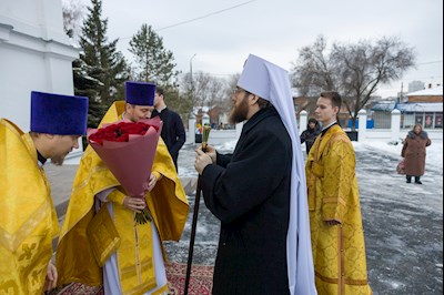 Митрополит Игнатий совершил Божественную литургию в Духосошественском соборе г. Саратова