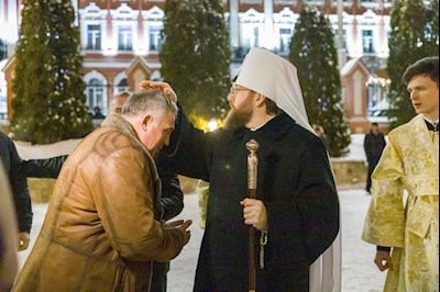 Митрополит Игнатий совершил ночное рождественское богослужение