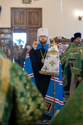 Митрополит Игнатий совершил Божественную литургию в Серафимовском храме г. Саратова