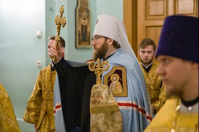 Митрополит Игнатий совершил Божественную литургию в Духосошественском соборе г. Саратова