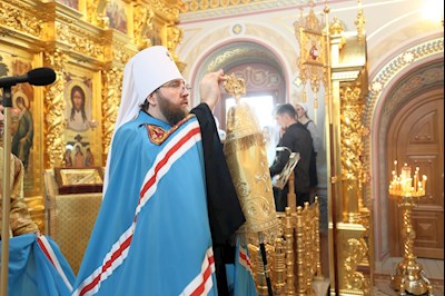 Митрополит Игнатий совершил Божественную литургию в Свято-Троицком кафедральном соборе г. Саратова