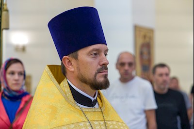 Митрополит Игнатий совершил Божественную литургию в соборном храме святителя Спиридона Тримифунтского г. Саратова