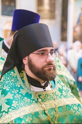 Митрополит Игнатий совершил Божественную литургию в Духосошественском соборе г. Саратова