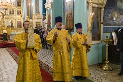 Митрополит Игнатий совершил Божественную литургию в Духосошественском соборе г. Саратова