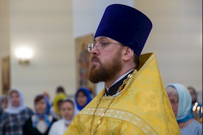 Митрополит Игнатий совершил Божественную литургию в соборном храме святителя Спиридона Тримифунтского г. Саратова