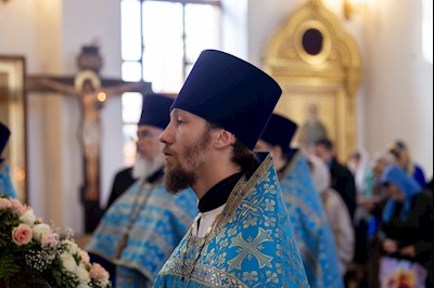 Митрополит Игнатий совершил Божественную литургию в храме в честь Казанской иконы Божией Матери г.Саратова