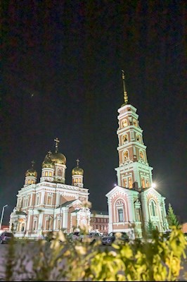 Митрополит Игнатий совершил ночную Божественную литургию в Покровском соборе г. Саратова