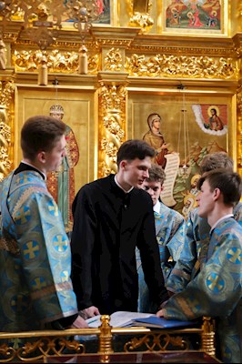 Вечернее богослужение с чтением акафиста Пресвятой Богородице в Свято-Троицком кафедральном соборе г. Саратова