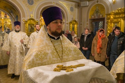Митрополит Игнатий совершил ночное рождественское богослужение