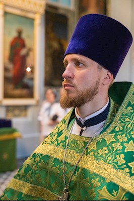 Митрополит Игнатий совершил Божественную литургию в Духосошественском соборе г. Саратова