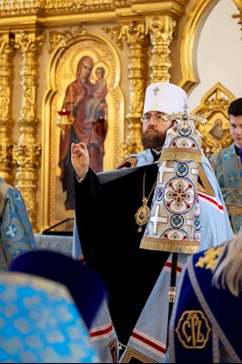 Митрополит Игнатий совершил Божественную литургию в храме в честь Казанской иконы Божией Матери г.Саратова