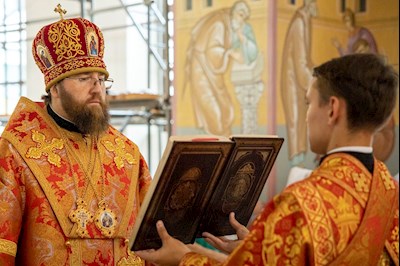 Митрополит Игнатий совершил Божественную литургию в Свято-Никольском мужском монастыре г. Саратова