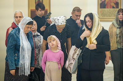 Митрополит Игнатий совершил Божественную литургию в соборном храме святителя Спиридона Тримифунтского г. Саратова