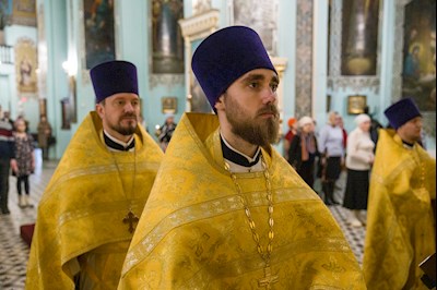 Митрополит Игнатий совершил Божественную литургию в Духосошественском соборе г. Саратова