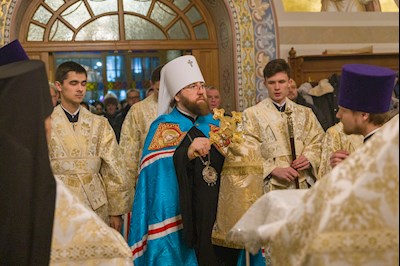 Митрополит Игнатий совершил ночное рождественское богослужение