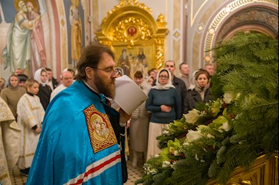 Митрополит Игнатий совершил ночное рождественское богослужение