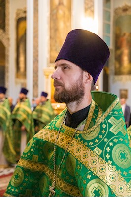 Митрополит Игнатий совершил Божественную литургию в Духосошественском соборе г. Саратова