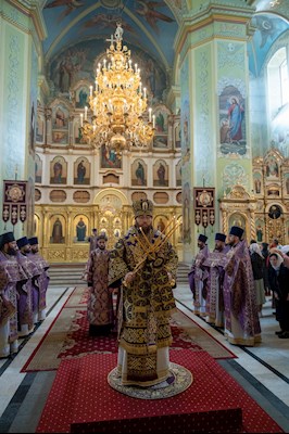 Митрополит Игнатий совершил Божественную литургию в Покровском соборе г. Саратова