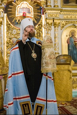 Митрополит Игнатий совершил Божественную литургию в Духосошественском соборе г. Саратова