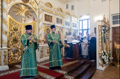 Митрополит Игнатий совершил Божественную литургию в Серафимовском храме г. Саратова