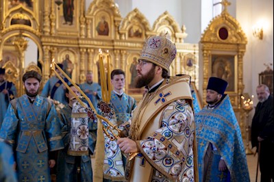 Митрополит Игнатий совершил Божественную литургию в храме в честь Казанской иконы Божией Матери г.Саратова