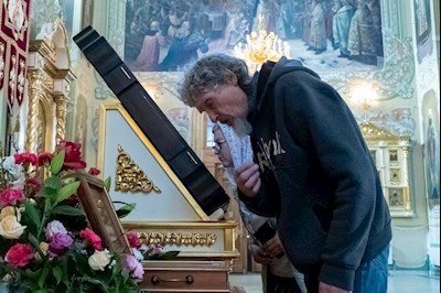 В Покровском соборе Саратова встретили ковчег с частицей мощей святого великомученика Пантелеимона
