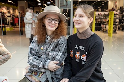 В ТРЦ «Тау Галерея» прошел концерт в поддержку благотворительной фотовыставки