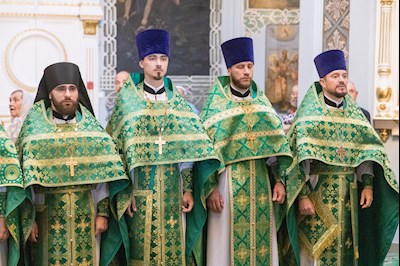 Митрополит Игнатий совершил Божественную литургию в Духосошественском соборе г. Саратова