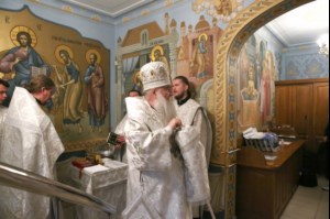 Крещальная литургия в Свято-Троицком соборе Саратова