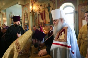Божественная литургия в храме во имя Всех святых, в земле Российской просиявших, г.Саратова