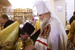 Божественная литургия в храме святителей Василия Великого, Григория Богослова, Иоанна Златоуста г.Саратова